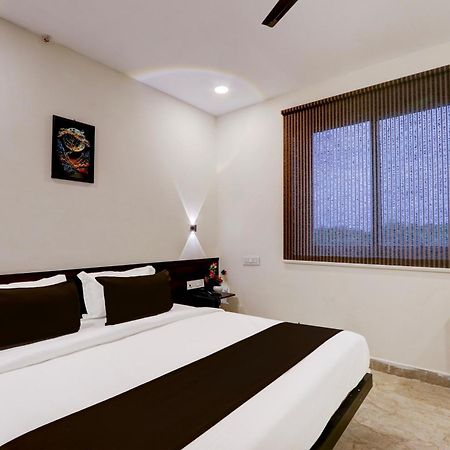 Townhouse Oak Bhooja Hotels Hyderabad Exterior foto