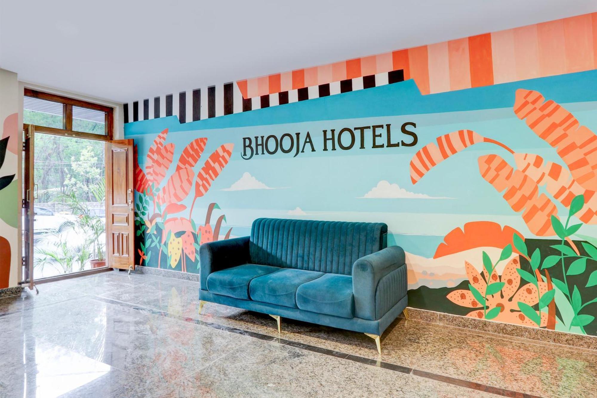Townhouse Oak Bhooja Hotels Hyderabad Exterior foto
